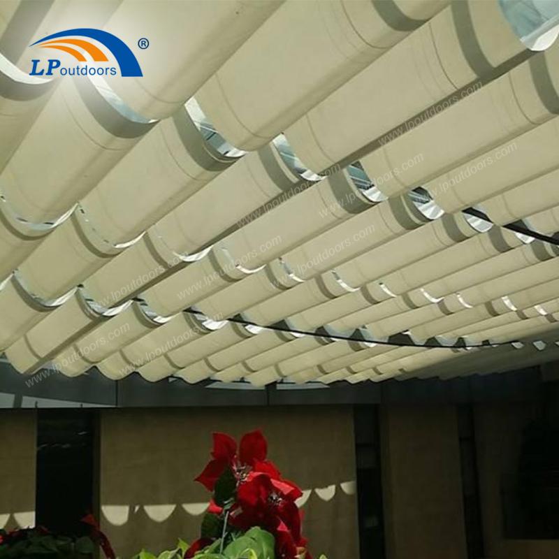 Коммерческая выдвижная пергола HDPE для террасов гостеприимства